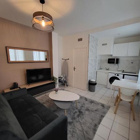Appartement Spacieux 28M2 Avec Chambre Separee Issy-les-Moulineaux Εξωτερικό φωτογραφία