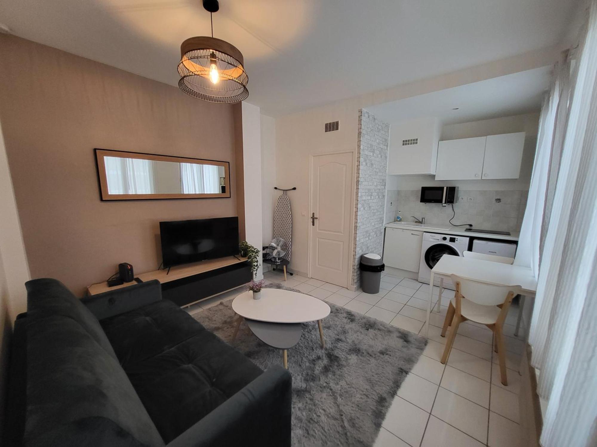 Appartement Spacieux 28M2 Avec Chambre Separee Issy-les-Moulineaux Εξωτερικό φωτογραφία